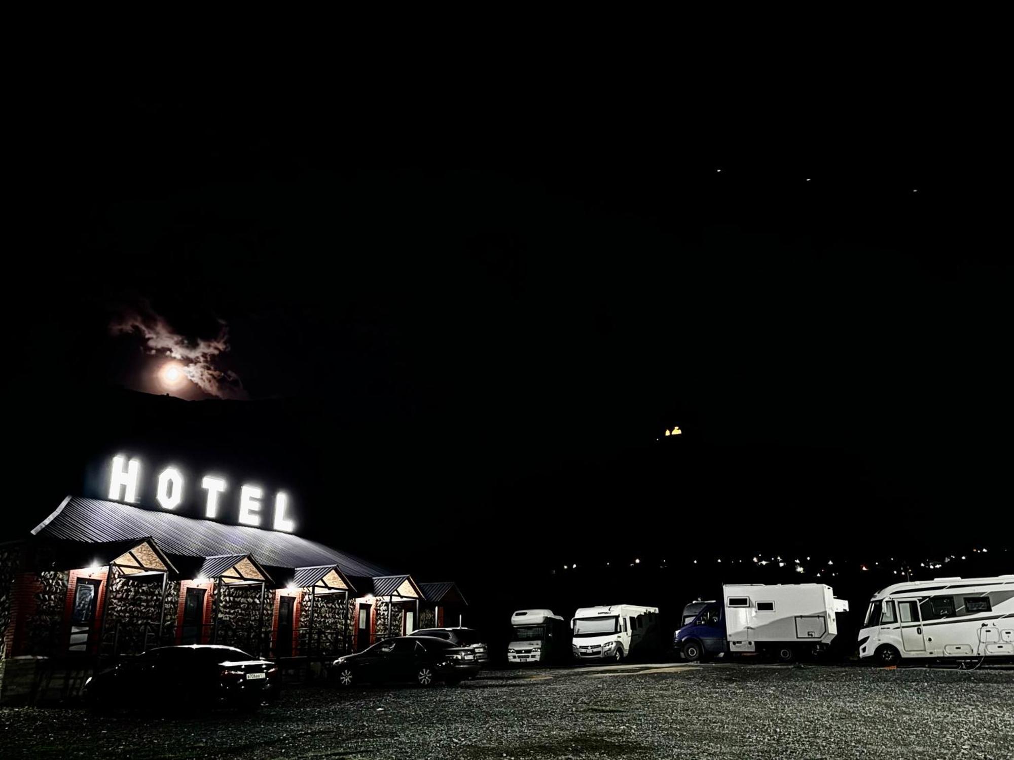 Hotel Pavilion Garden Kazbegi Eksteriør bilde