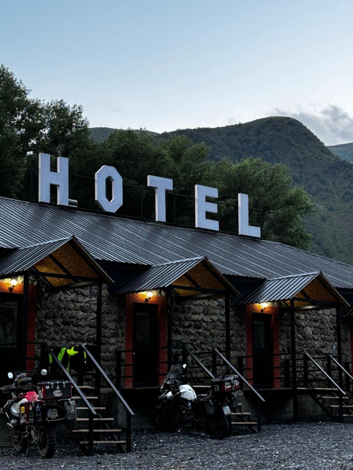Hotel Pavilion Garden Kazbegi Eksteriør bilde